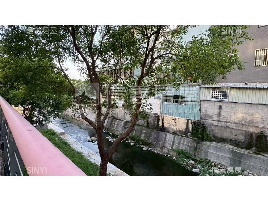 惠宇敦北邊間大面寬店面房屋室內格局與周邊環境