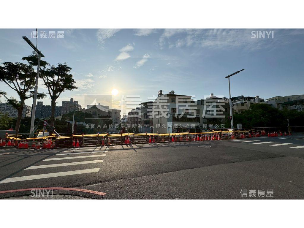 惠宇敦北邊間大面寬店面房屋室內格局與周邊環境