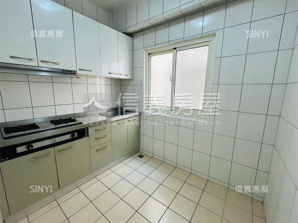 前後陽台低總價首購大三房房屋室內格局與周邊環境