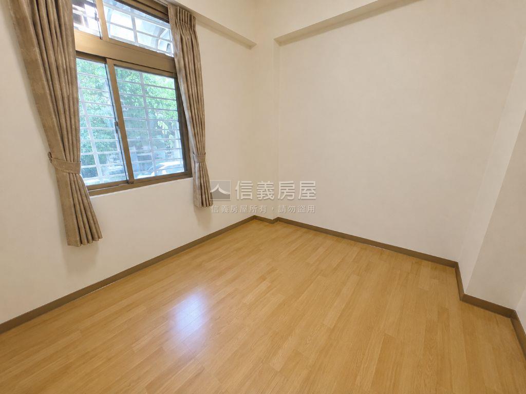彩蝶透天厝獨棟車庫美居房屋室內格局與周邊環境