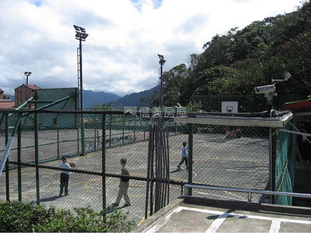 彩蝶透天厝獨棟車庫美居房屋室內格局與周邊環境
