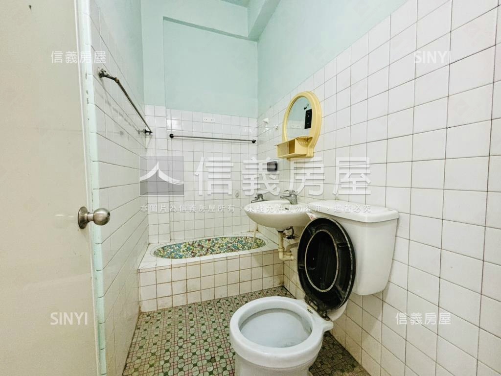 成大｜稀有大學路金店面房屋室內格局與周邊環境