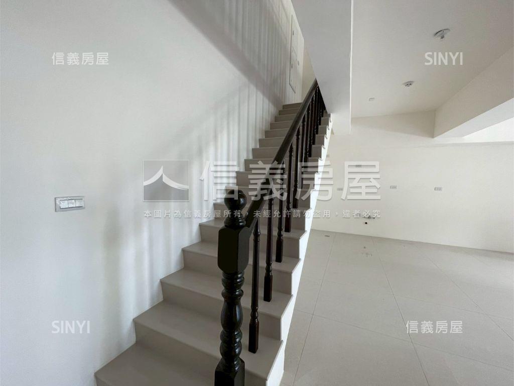 ＭＩＨＯ萬年正路面店面房屋室內格局與周邊環境