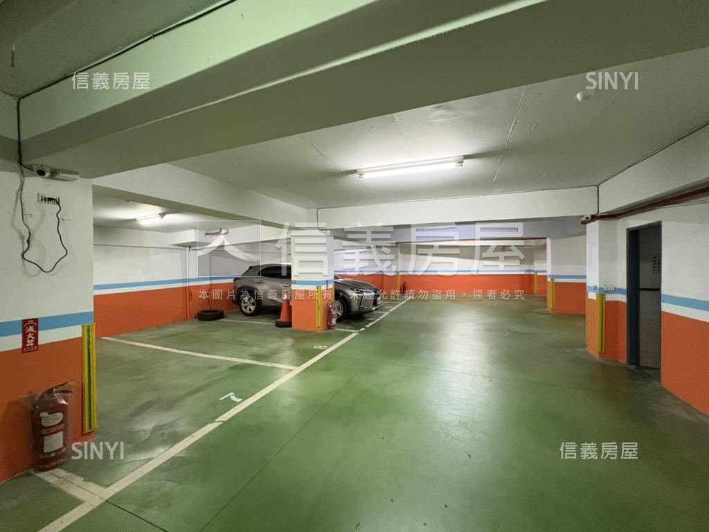 松江路三房三衛車位可租房屋室內格局與周邊環境