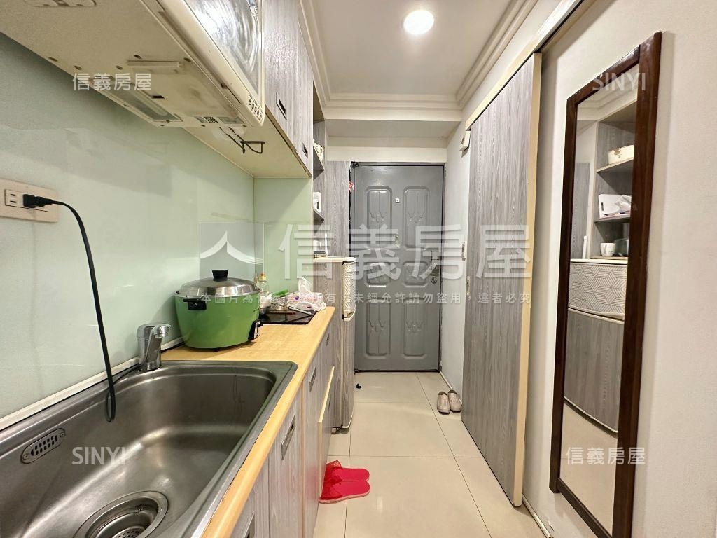 西門捷運機能美套房房屋室內格局與周邊環境