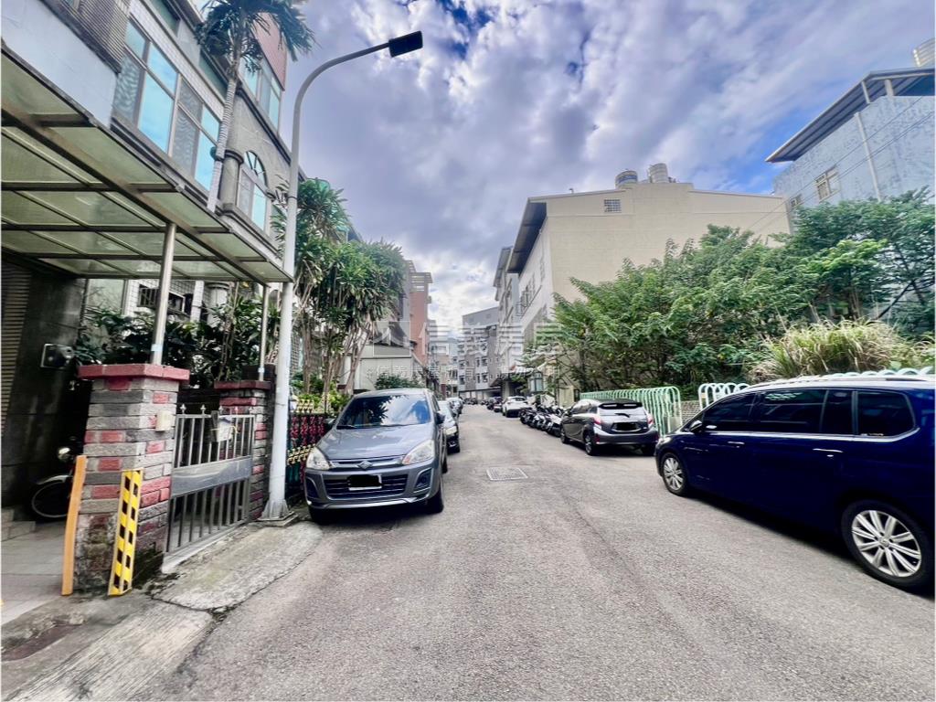 近清大園區前後採光透天房屋室內格局與周邊環境