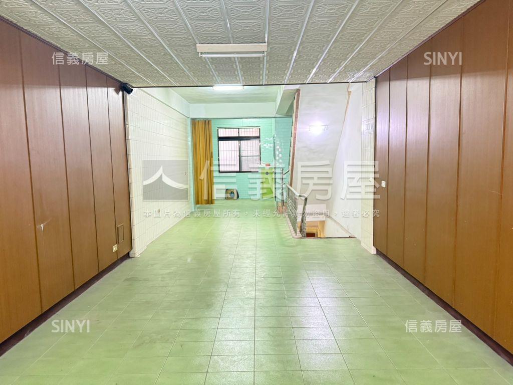 自強正路吃市金透店房屋室內格局與周邊環境