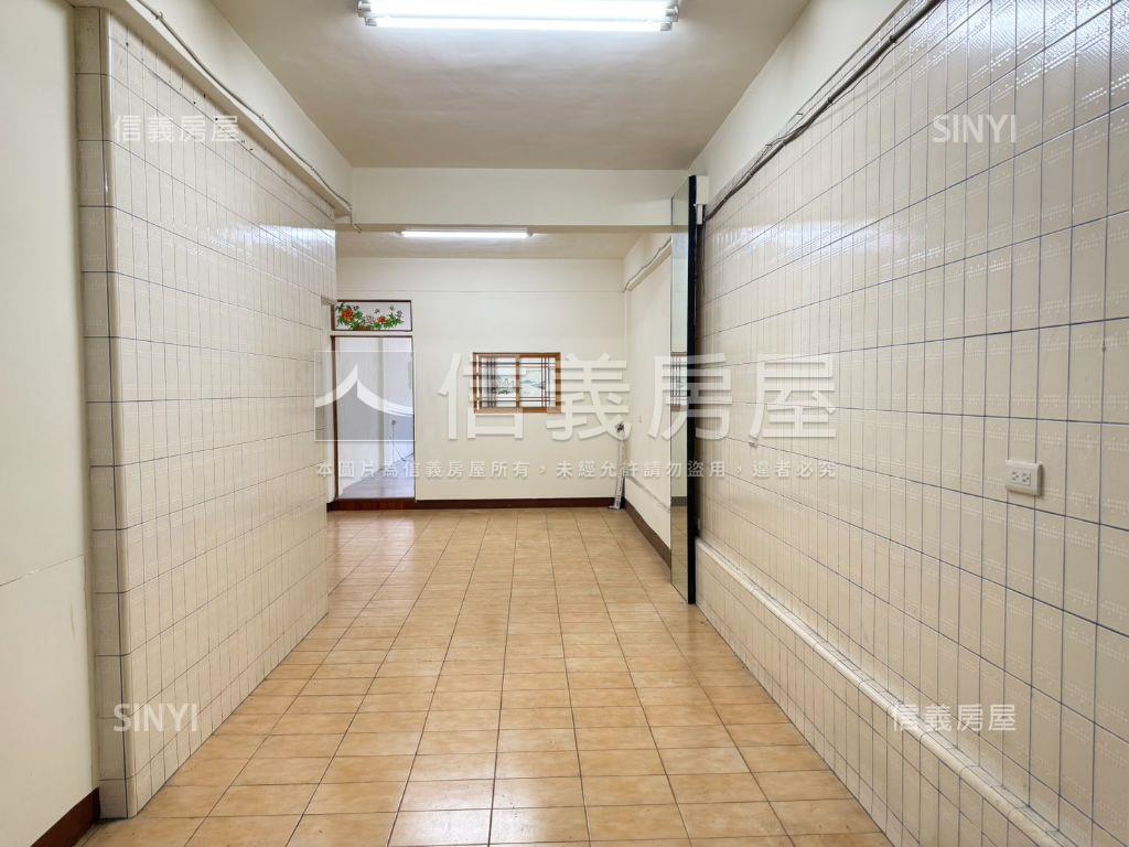 自強正路吃市金透店房屋室內格局與周邊環境