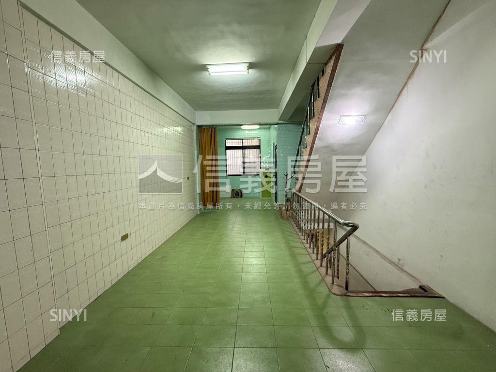 自強正路吃市金透店房屋室內格局與周邊環境