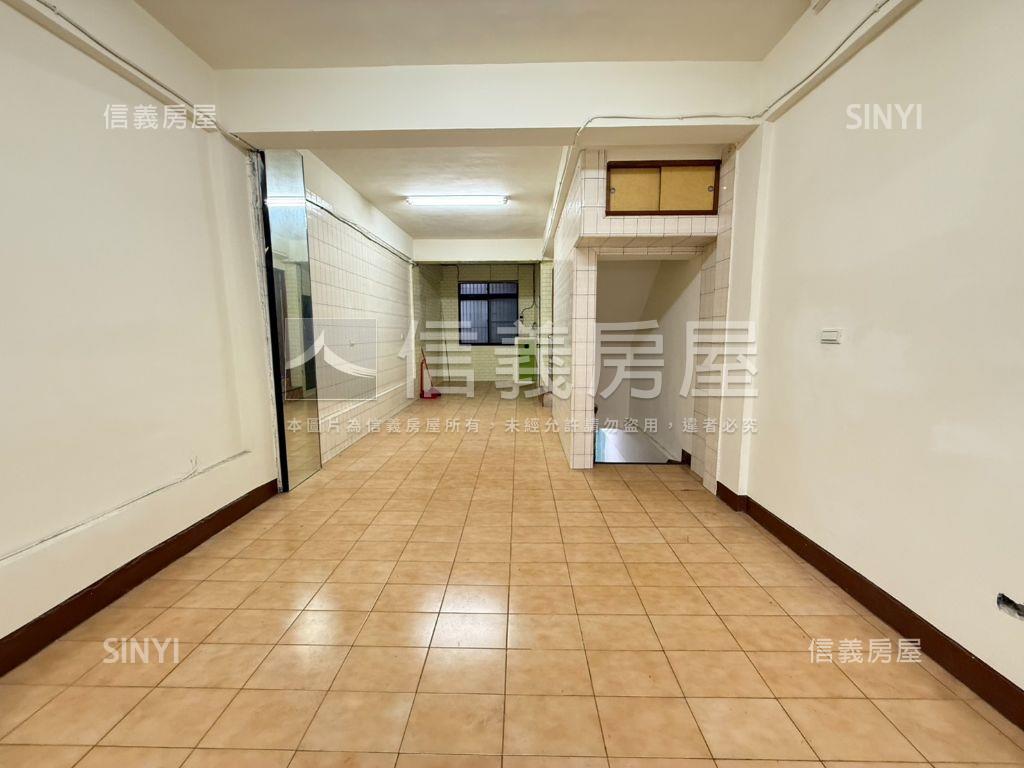 自強正路吃市金透店房屋室內格局與周邊環境