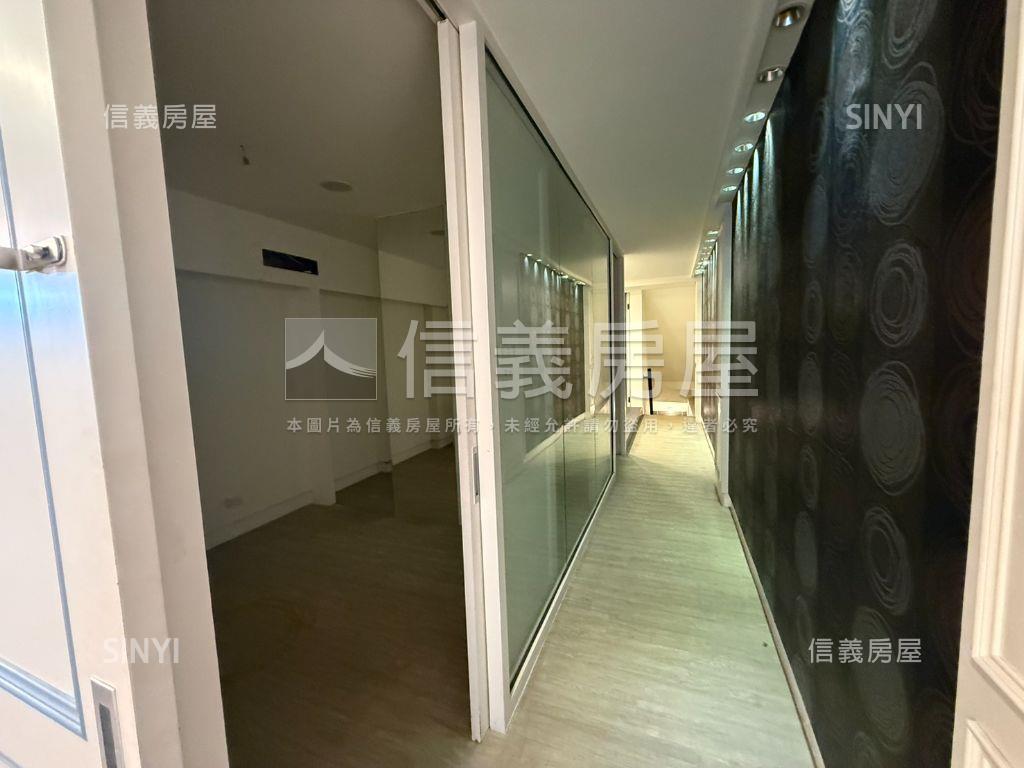 自強正路吃市金透店房屋室內格局與周邊環境