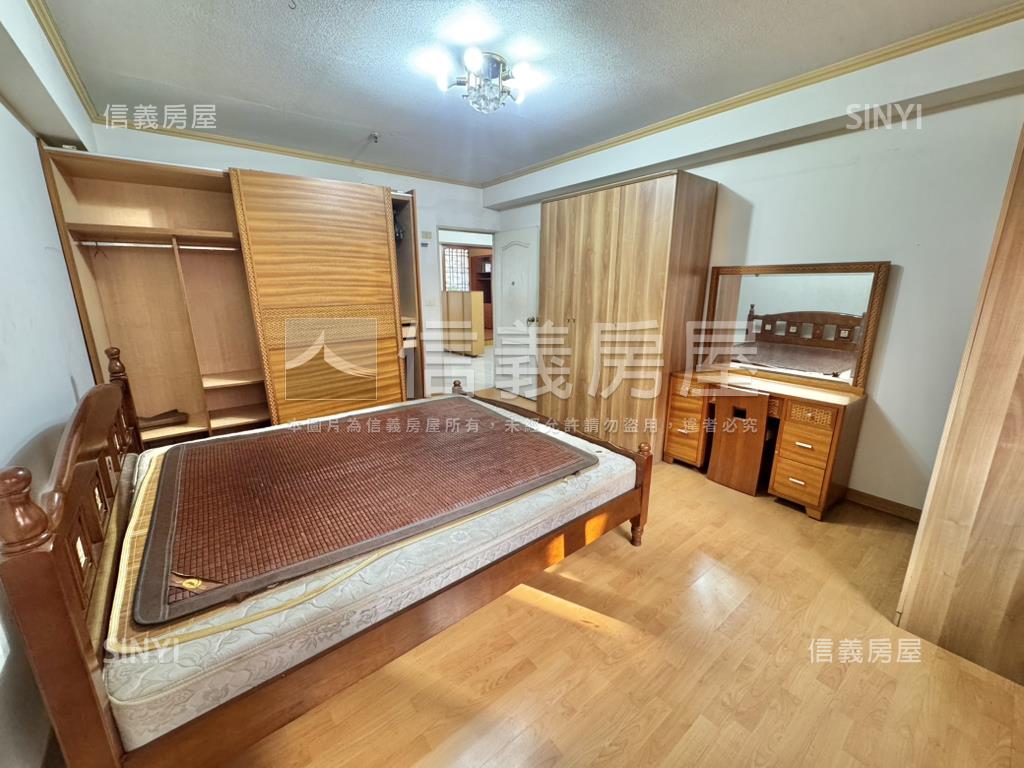 專任東興寧靜三房附車位房屋室內格局與周邊環境