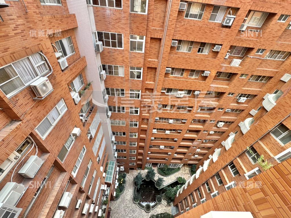 專任東興寧靜三房附車位房屋室內格局與周邊環境