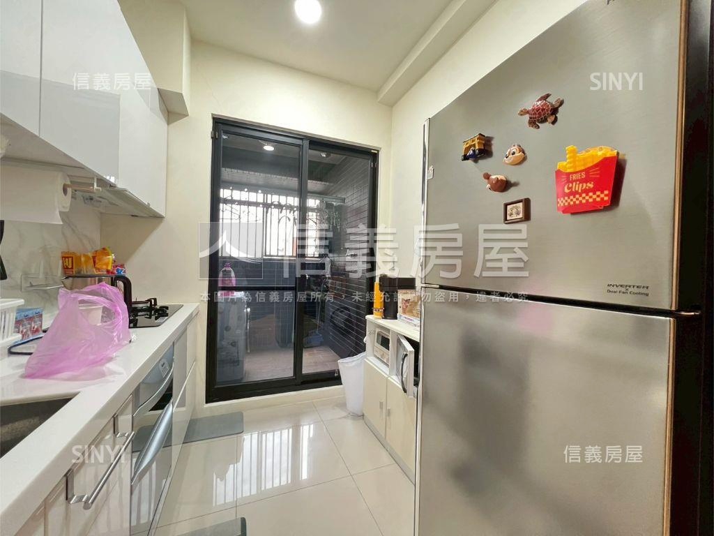 大綠光典雅三房兩衛車位房屋室內格局與周邊環境