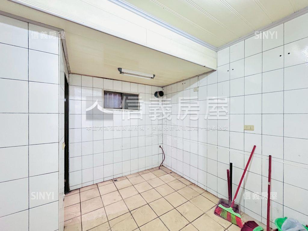 中正翡翠園林別墅透天房屋室內格局與周邊環境