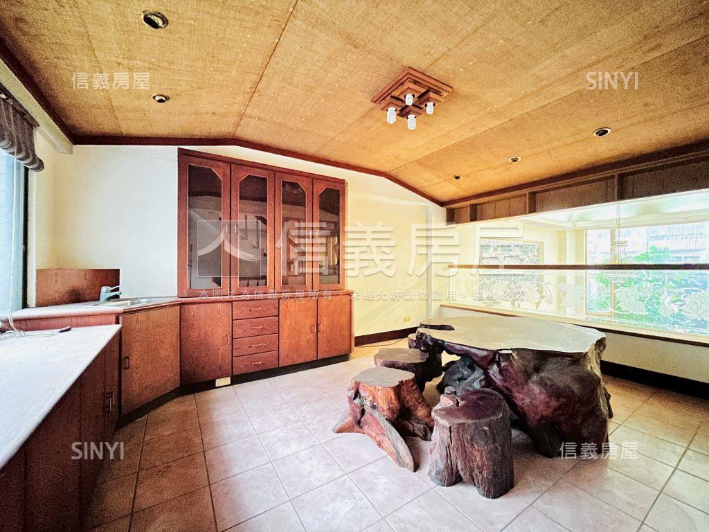 中正翡翠園林別墅透天房屋室內格局與周邊環境
