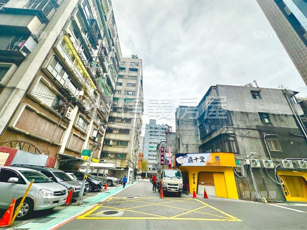 信義捷運稀有店面房屋室內格局與周邊環境