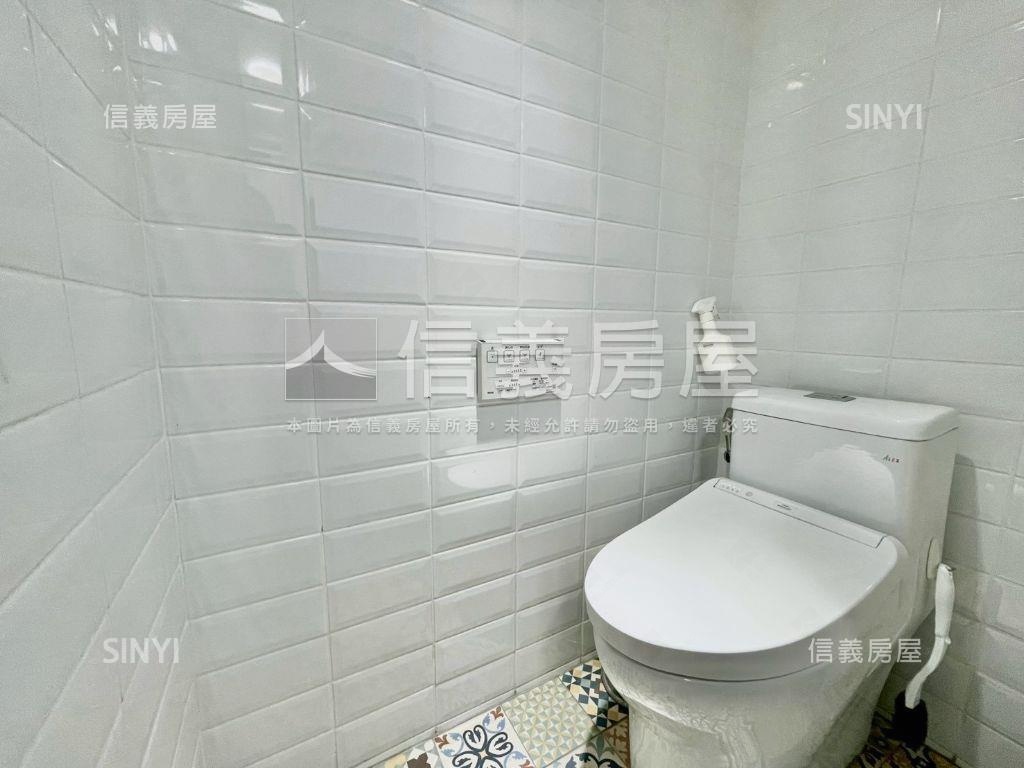 西屯白金漢宮兩房低總價房屋室內格局與周邊環境