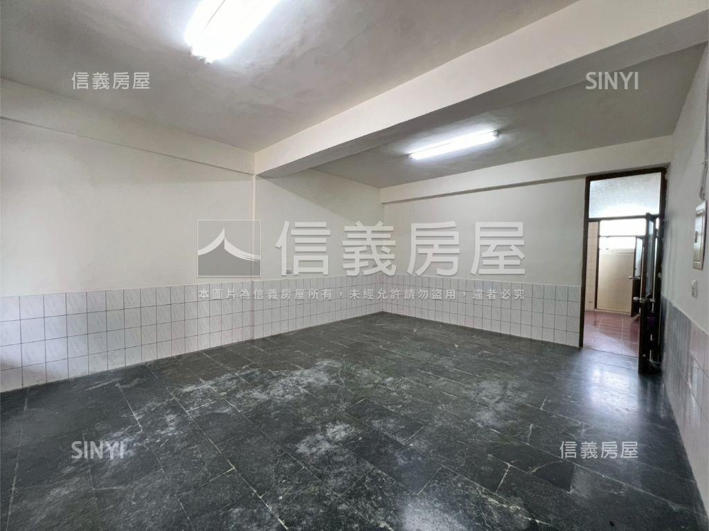 近新庄國小機能佳美透天房屋室內格局與周邊環境