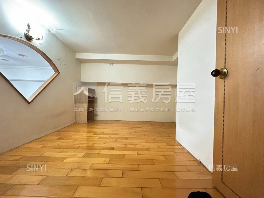 伊吉邦附車位房屋室內格局與周邊環境