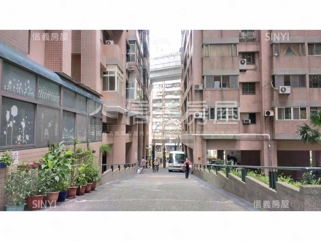 伊吉邦附車位房屋室內格局與周邊環境