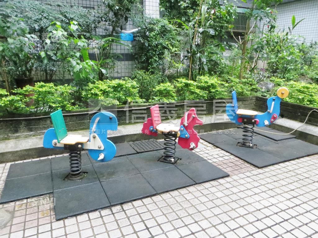 中和１００小資成家房屋室內格局與周邊環境
