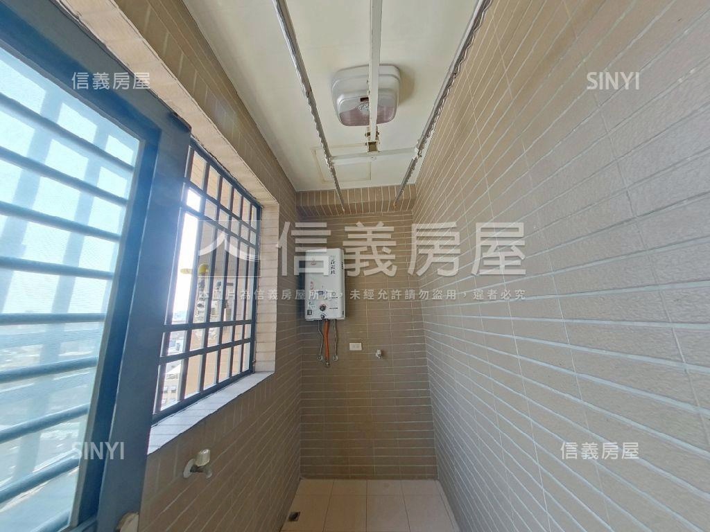 近城隍廟邊間四房車位房屋室內格局與周邊環境