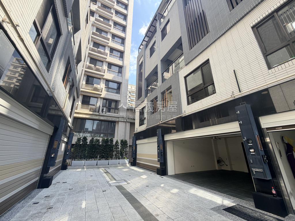 捷運宜居全新電梯別墅房屋室內格局與周邊環境