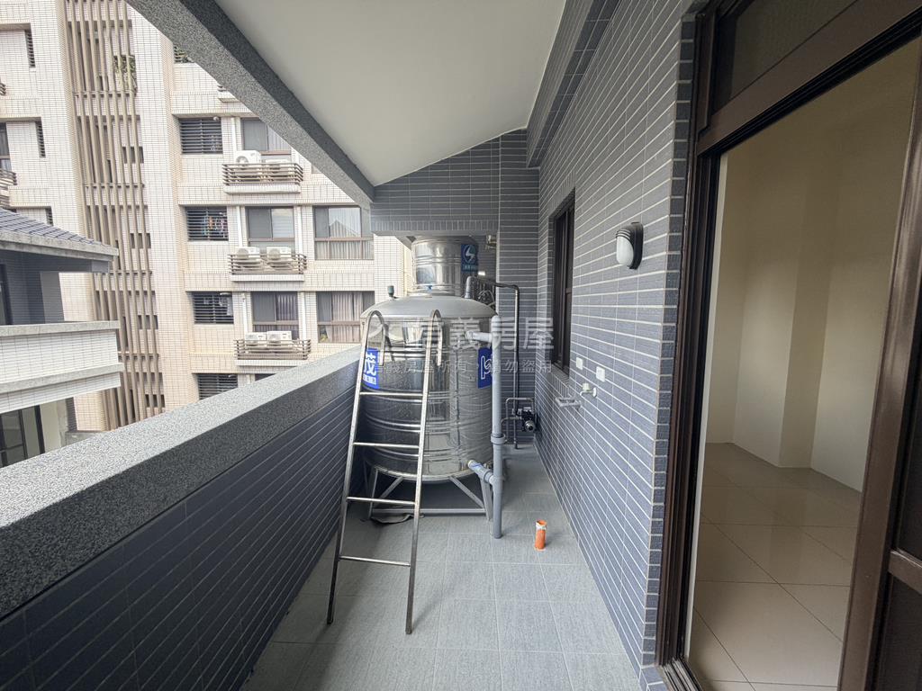 捷運宜居全新電梯別墅房屋室內格局與周邊環境