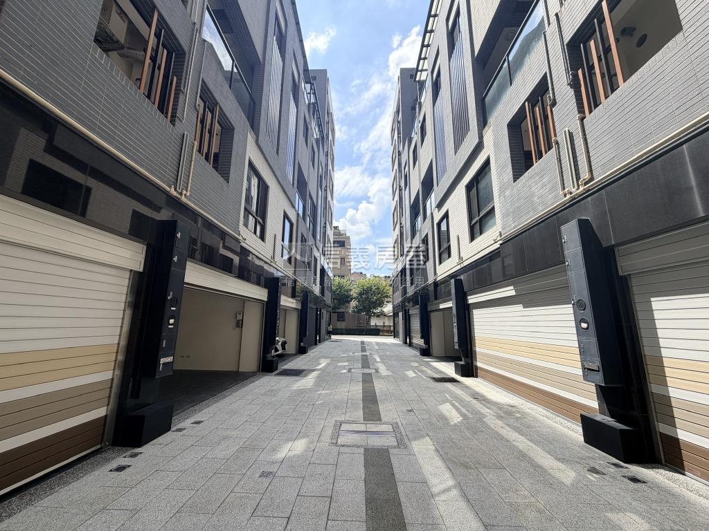 捷運宜居全新電梯別墅房屋室內格局與周邊環境