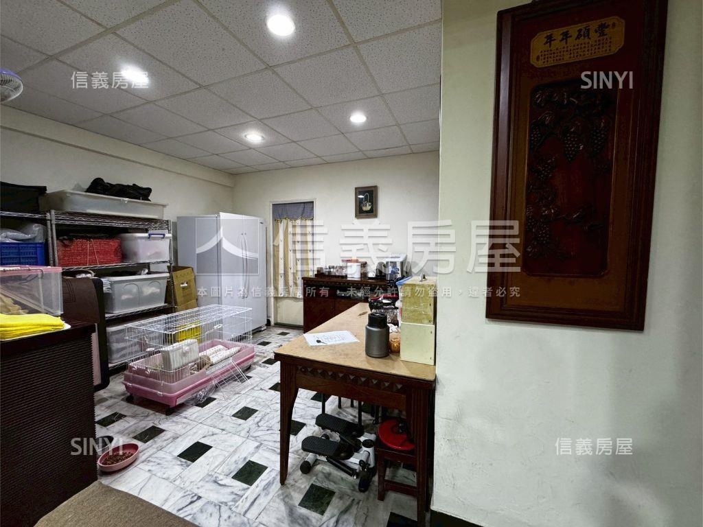 西湖捷運黃金一樓房屋室內格局與周邊環境