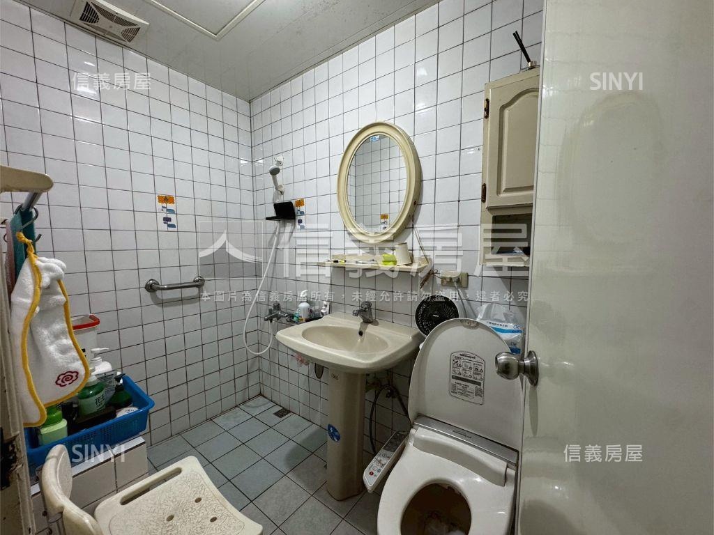 西湖捷運黃金一樓房屋室內格局與周邊環境