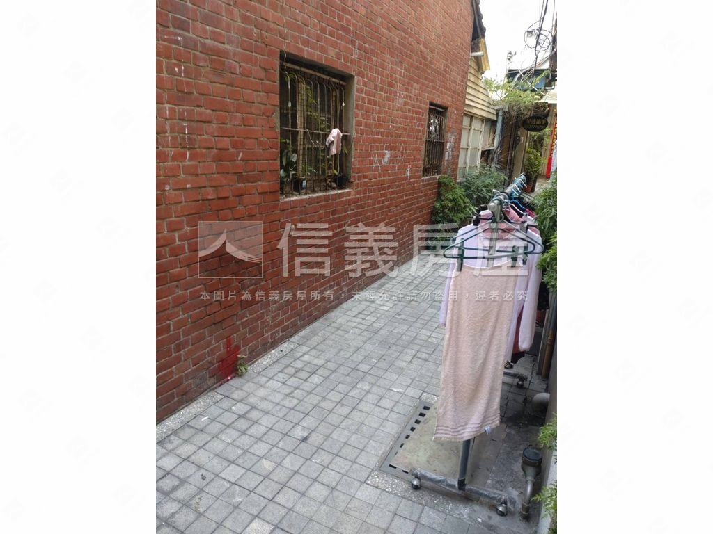大面寬方正土地房屋室內格局與周邊環境