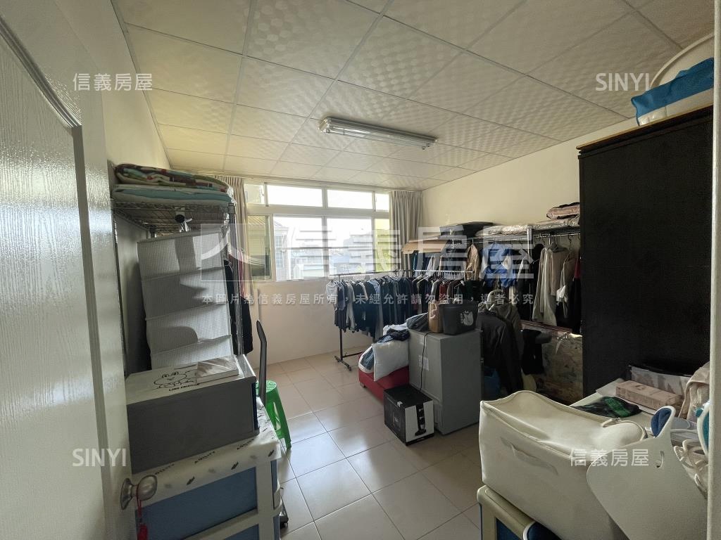 西賢六街小資透天房屋室內格局與周邊環境