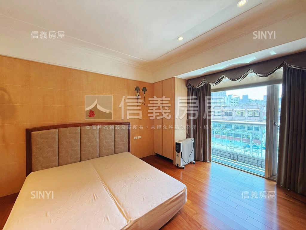 稀有冠德獨棟名邸附車位房屋室內格局與周邊環境