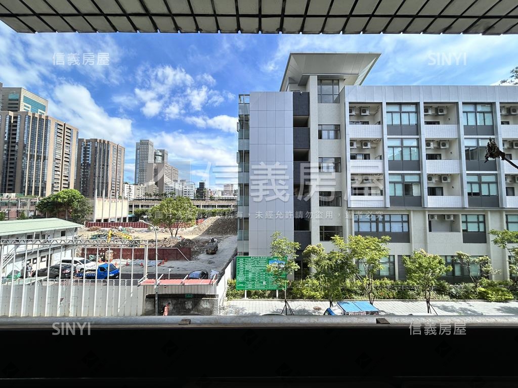 稀有冠德獨棟名邸附車位房屋室內格局與周邊環境