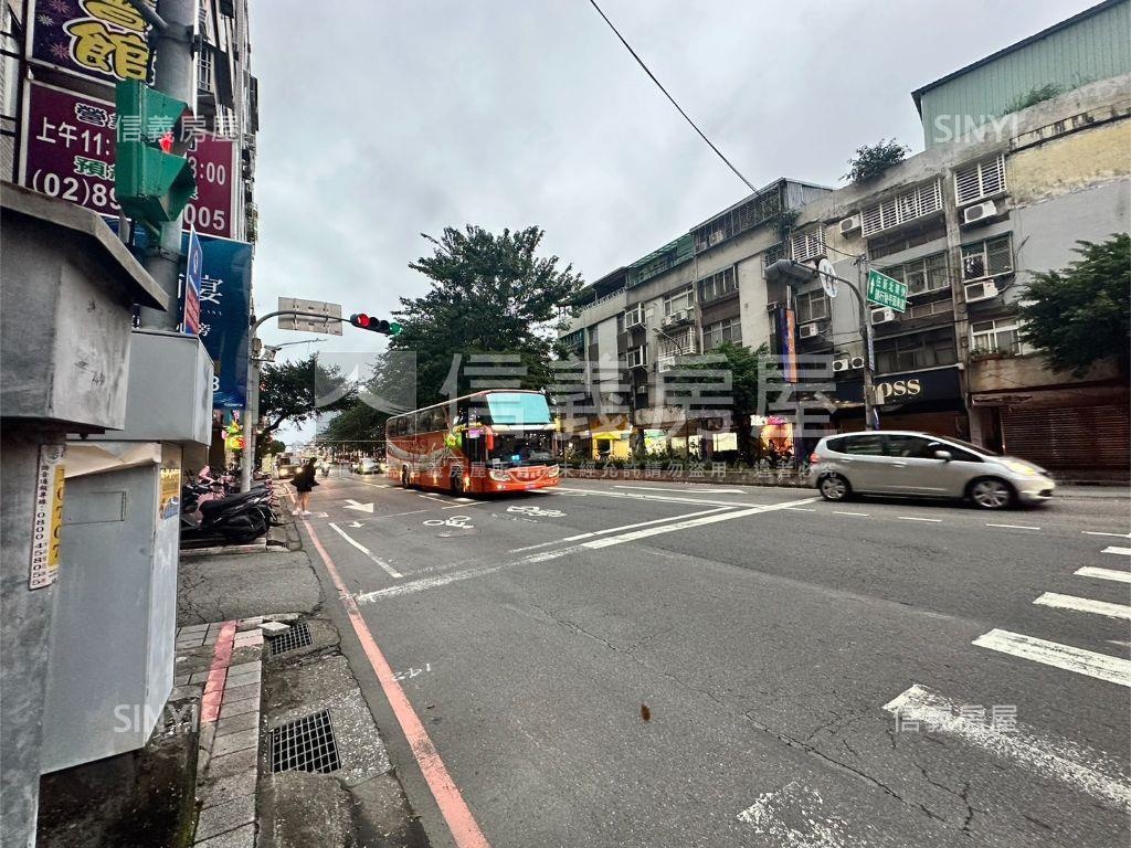 福和橋下邊間金店面房屋室內格局與周邊環境