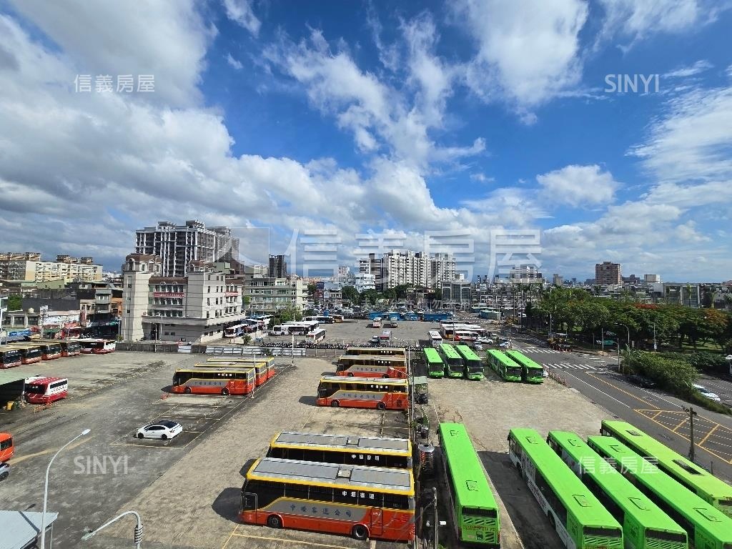 富爺精緻大４房車位房屋室內格局與周邊環境