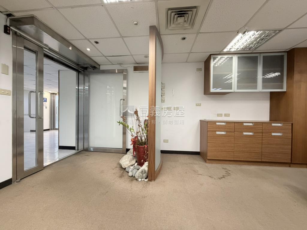榮耀爵市優質辦公房屋室內格局與周邊環境