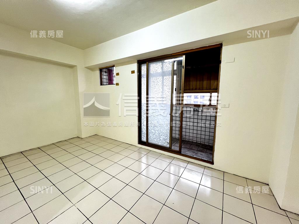 專任電梯高樓低公設美景戶房屋室內格局與周邊環境