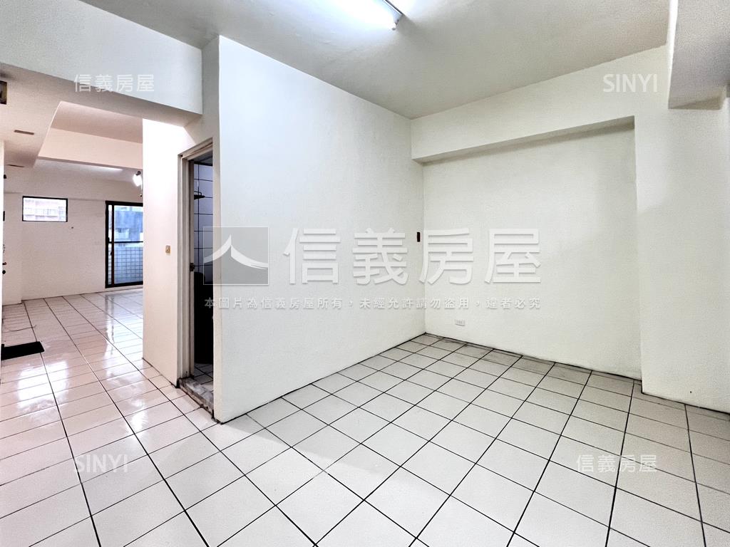 迪化商圈的電梯邊間高樓房屋室內格局與周邊環境
