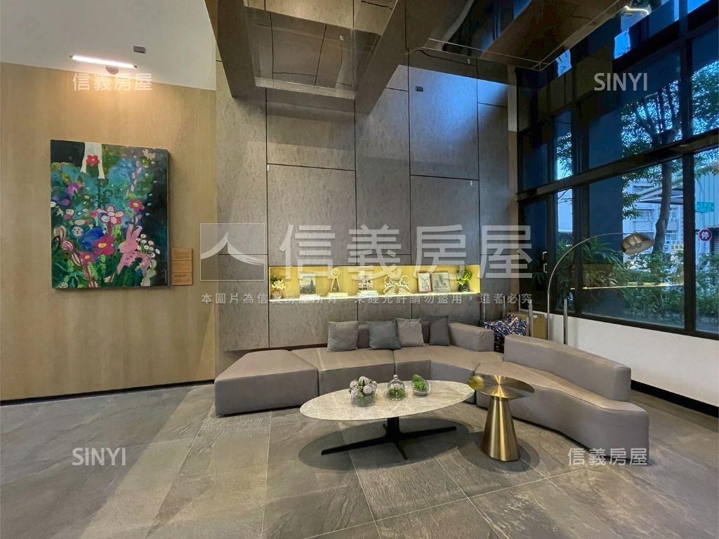 高鐵山景兩房車位房屋室內格局與周邊環境