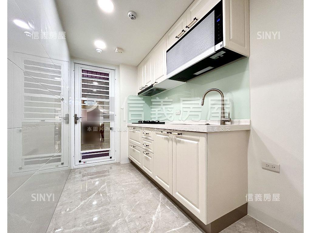 輝皇高樓沁涼精裝四房平車房屋室內格局與周邊環境