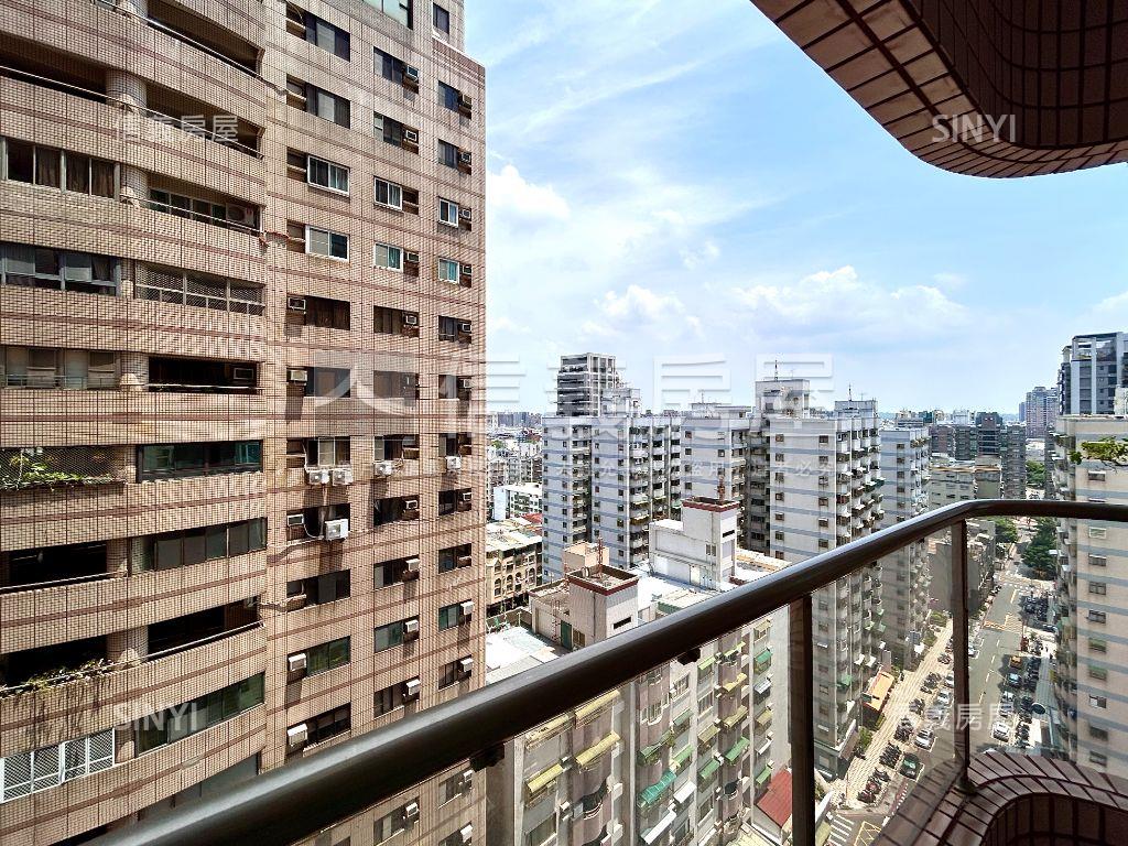 輝皇高樓沁涼精裝四房平車房屋室內格局與周邊環境