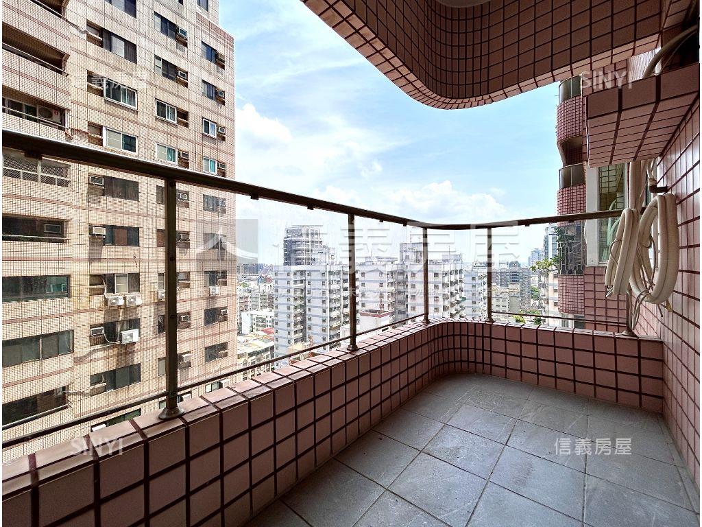 輝皇高樓沁涼精裝四房平車房屋室內格局與周邊環境