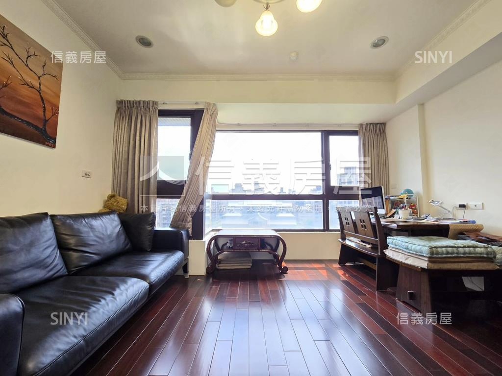 面柳堤如意堡帝景挑高豪邸房屋室內格局與周邊環境