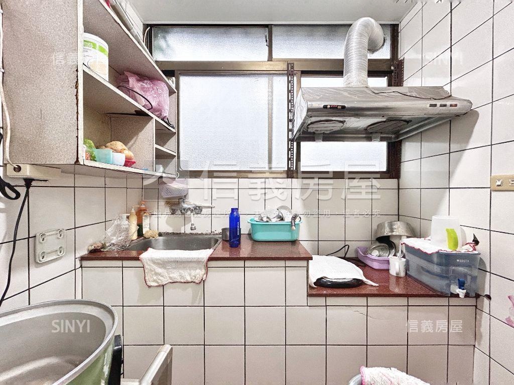 中正公寓５樓房屋室內格局與周邊環境