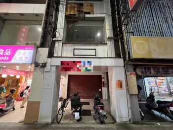 中正路東門圓環旁熱鬧透店