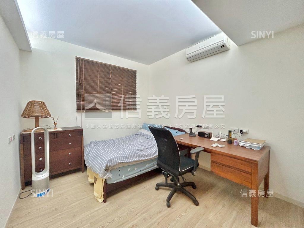 近附小１＋２樓大面寬車庫房屋室內格局與周邊環境