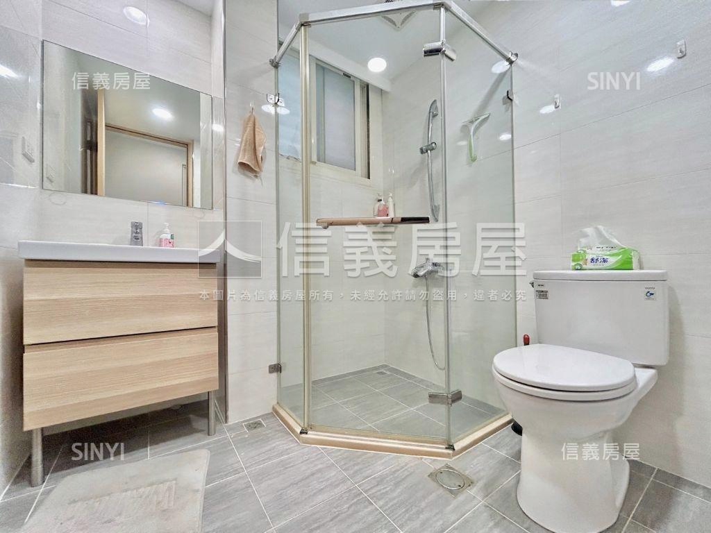 近附小１＋２樓大面寬車庫房屋室內格局與周邊環境
